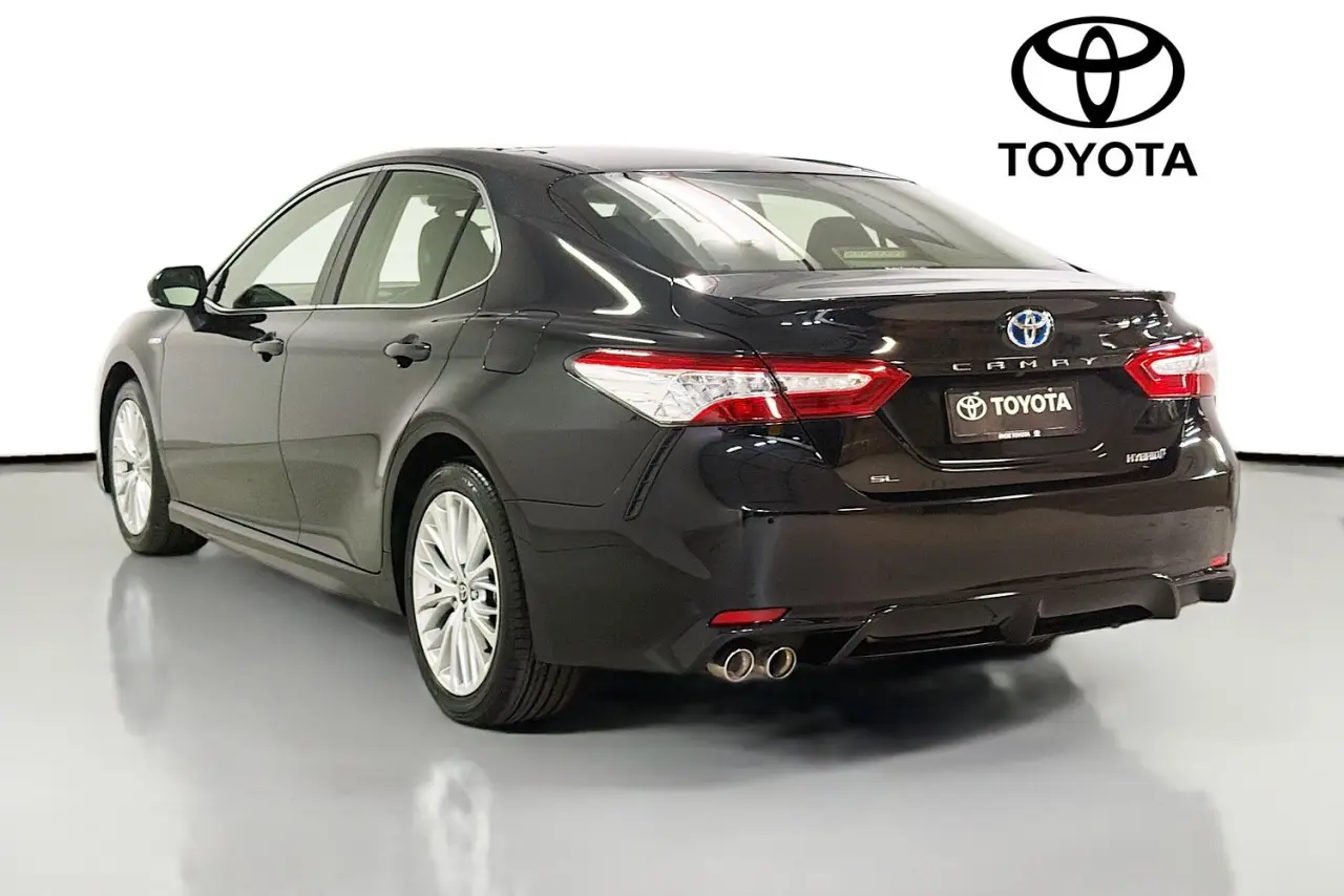 2020 Toyota Camry Gallery Image 6