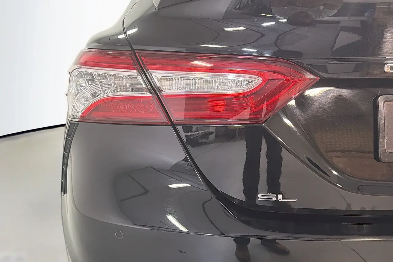 2020 Toyota Camry Gallery Image 8