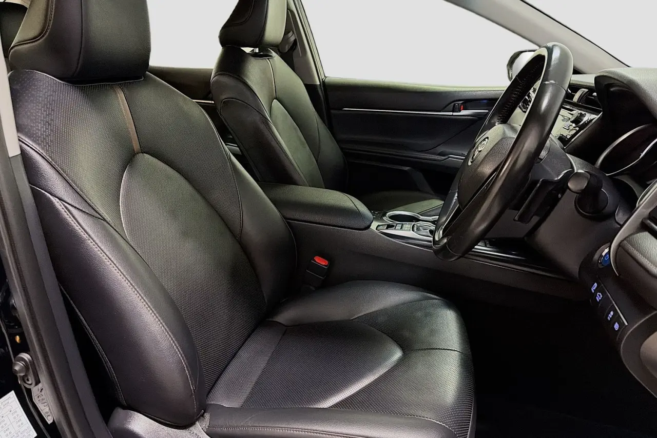 2020 Toyota Camry Gallery Image 13
