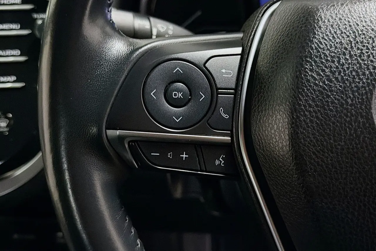 2020 Toyota Camry Gallery Image 19