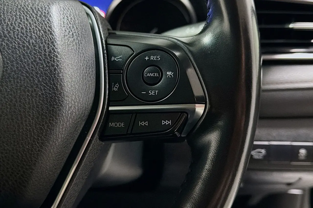 2020 Toyota Camry Gallery Image 20
