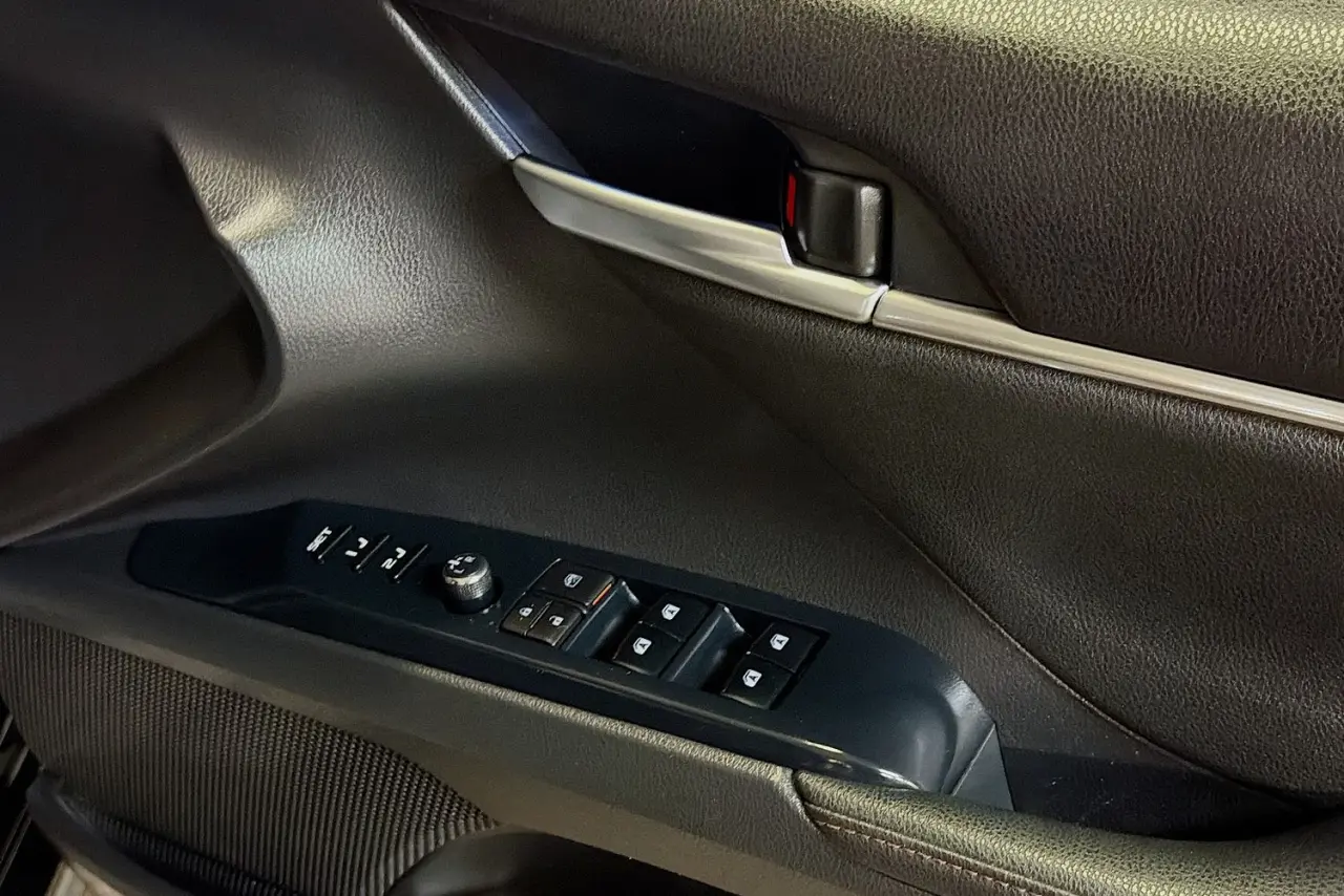 2020 Toyota Camry Gallery Image 24