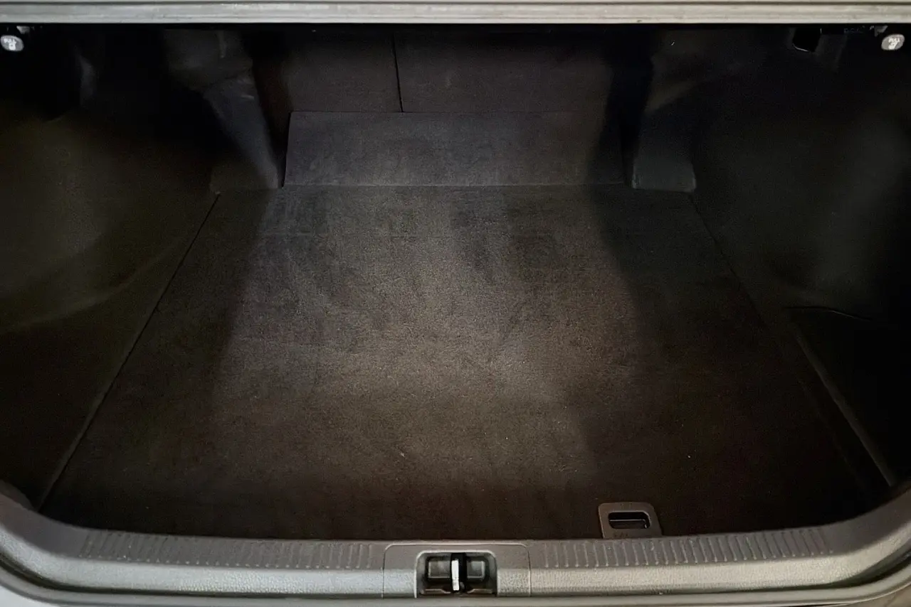 2020 Toyota Camry Gallery Image 27