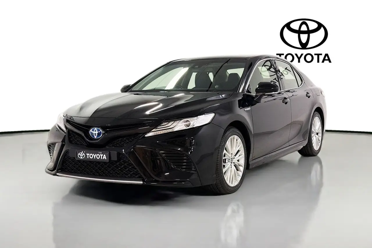 2020 Toyota Camry Gallery Image 4