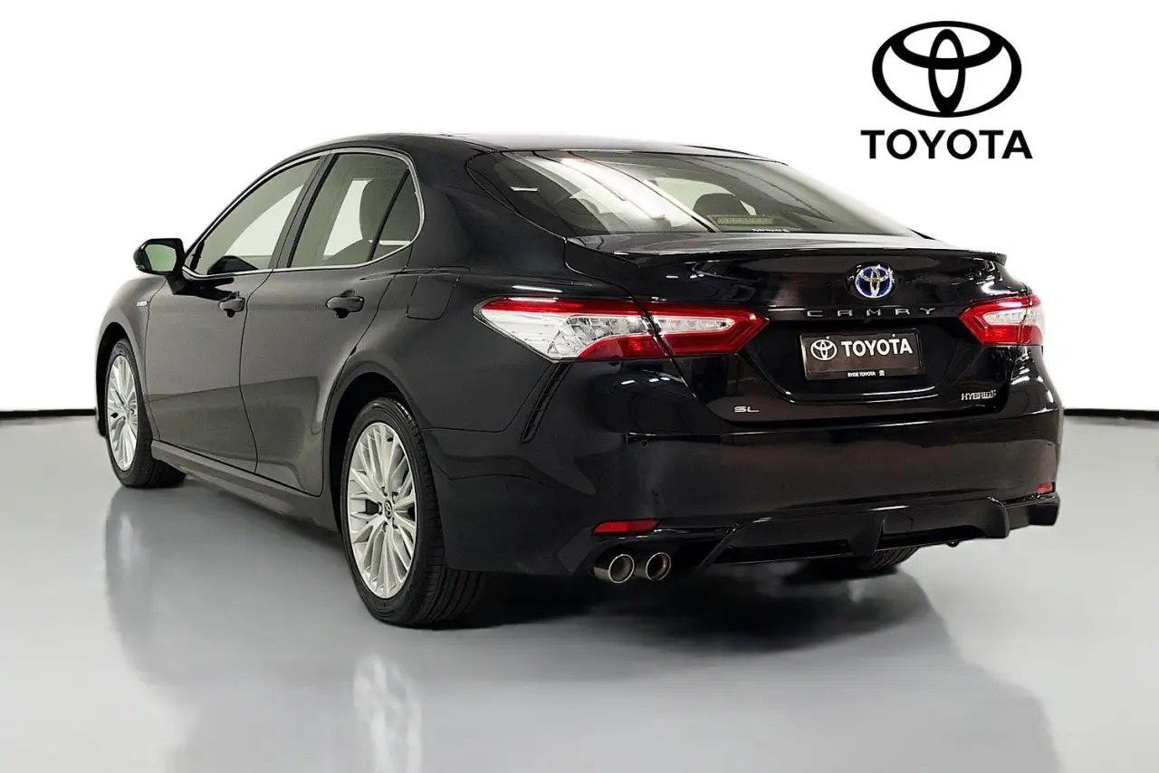 2020 Toyota Camry Gallery Image 6