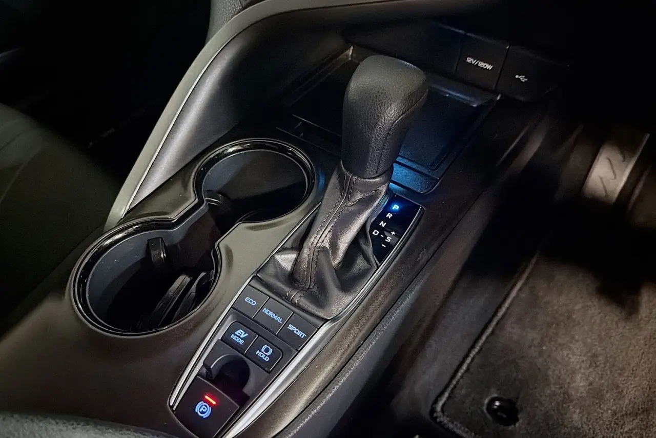 2023 Toyota Camry Gallery Image 16