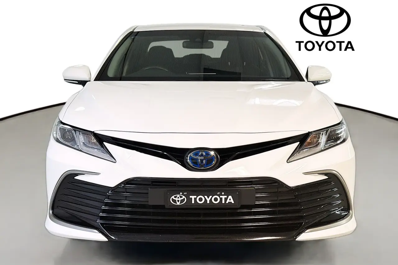 2023 Toyota Camry Gallery Image 2