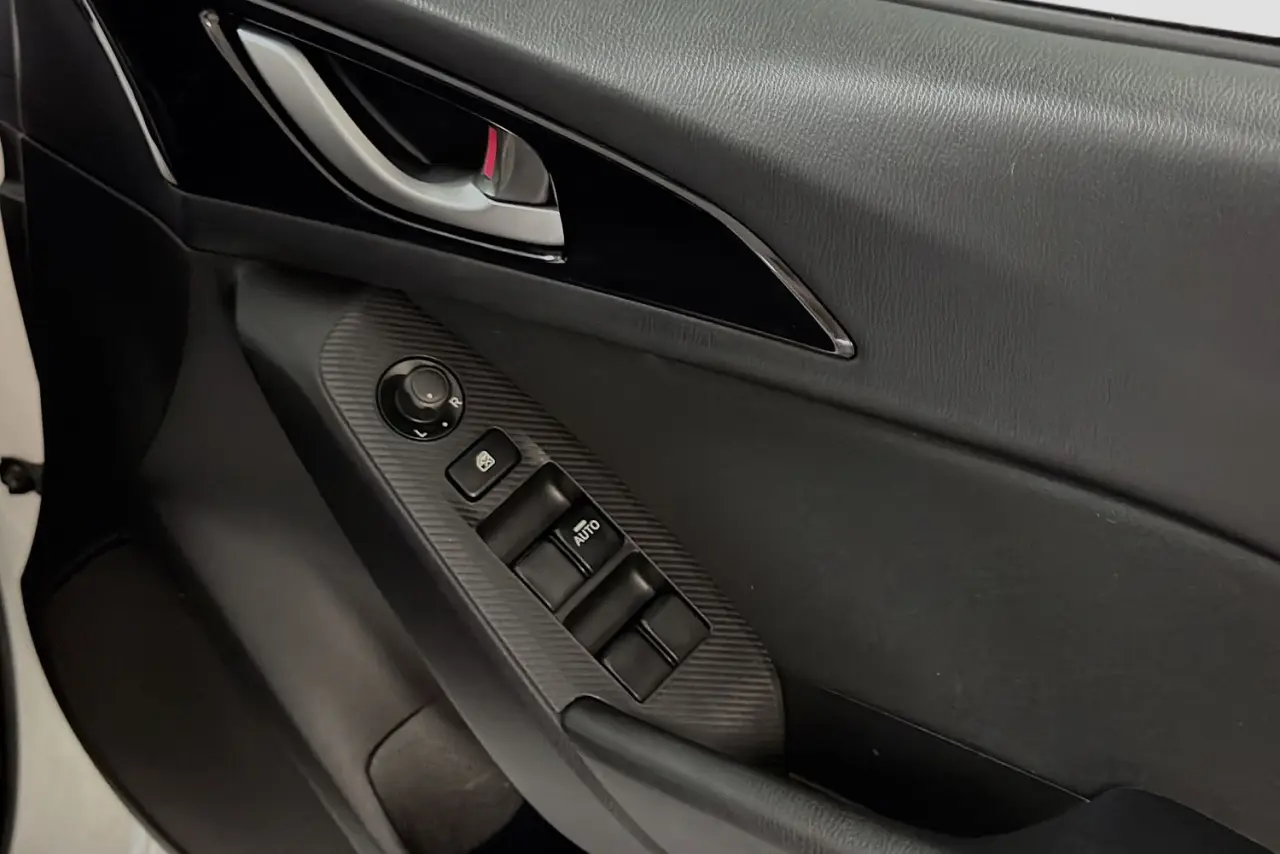 2016 Mazda 3 Gallery Image 22