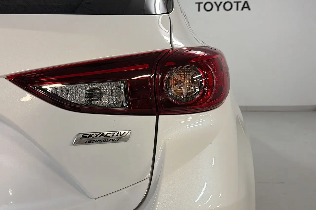2016 Mazda 3 Gallery Image 9