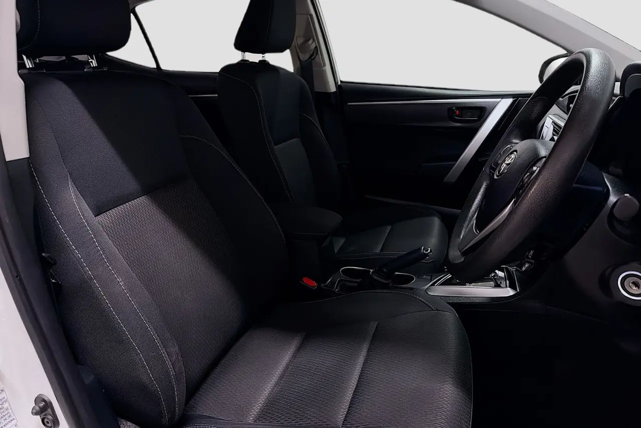 2018 Toyota Corolla Gallery Image 13