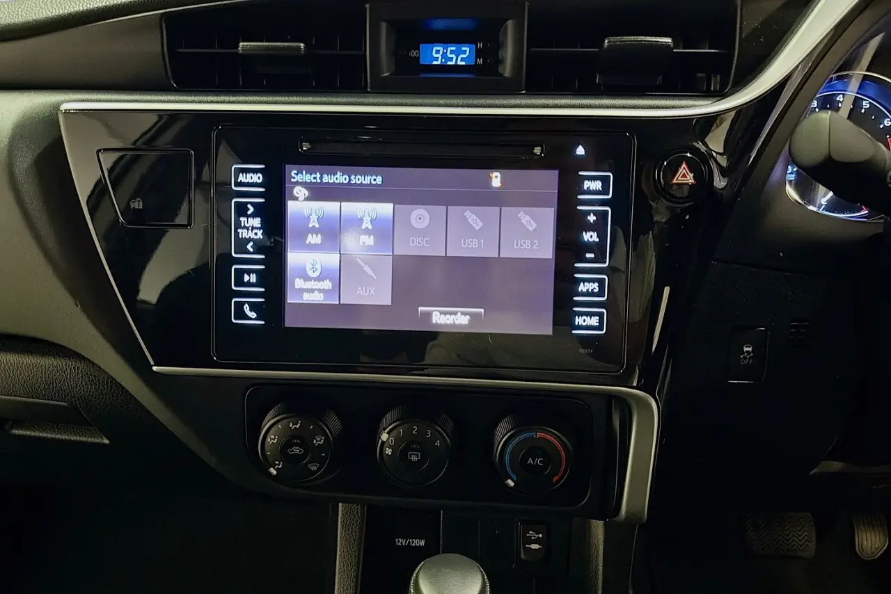 2018 Toyota Corolla Gallery Image 15