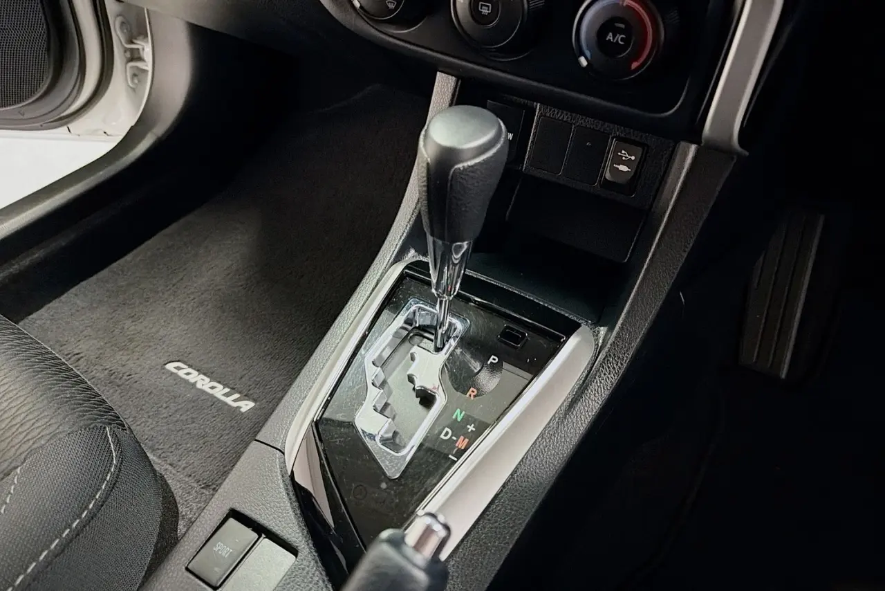 2018 Toyota Corolla Gallery Image 17