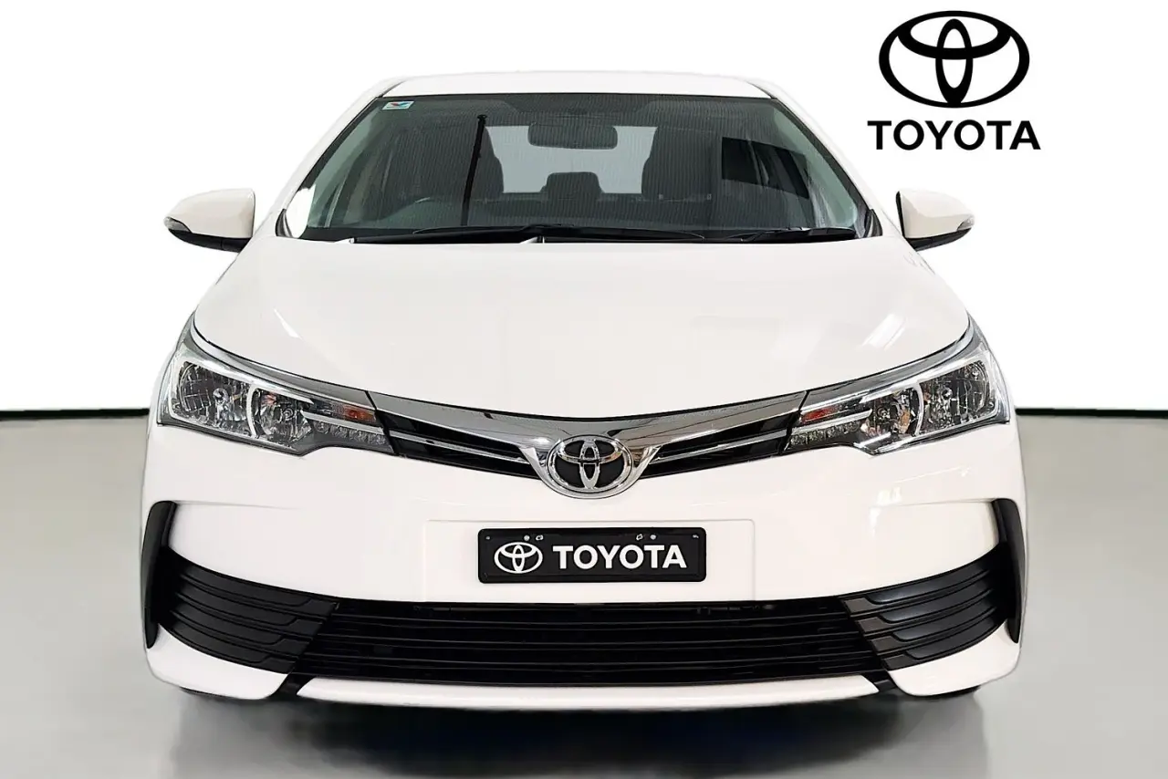 2018 Toyota Corolla Gallery Image 2