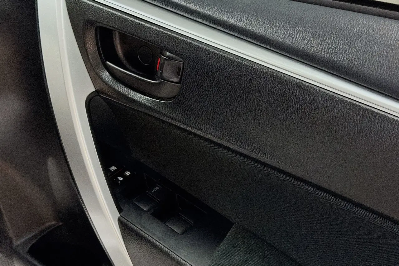 2018 Toyota Corolla Gallery Image 23