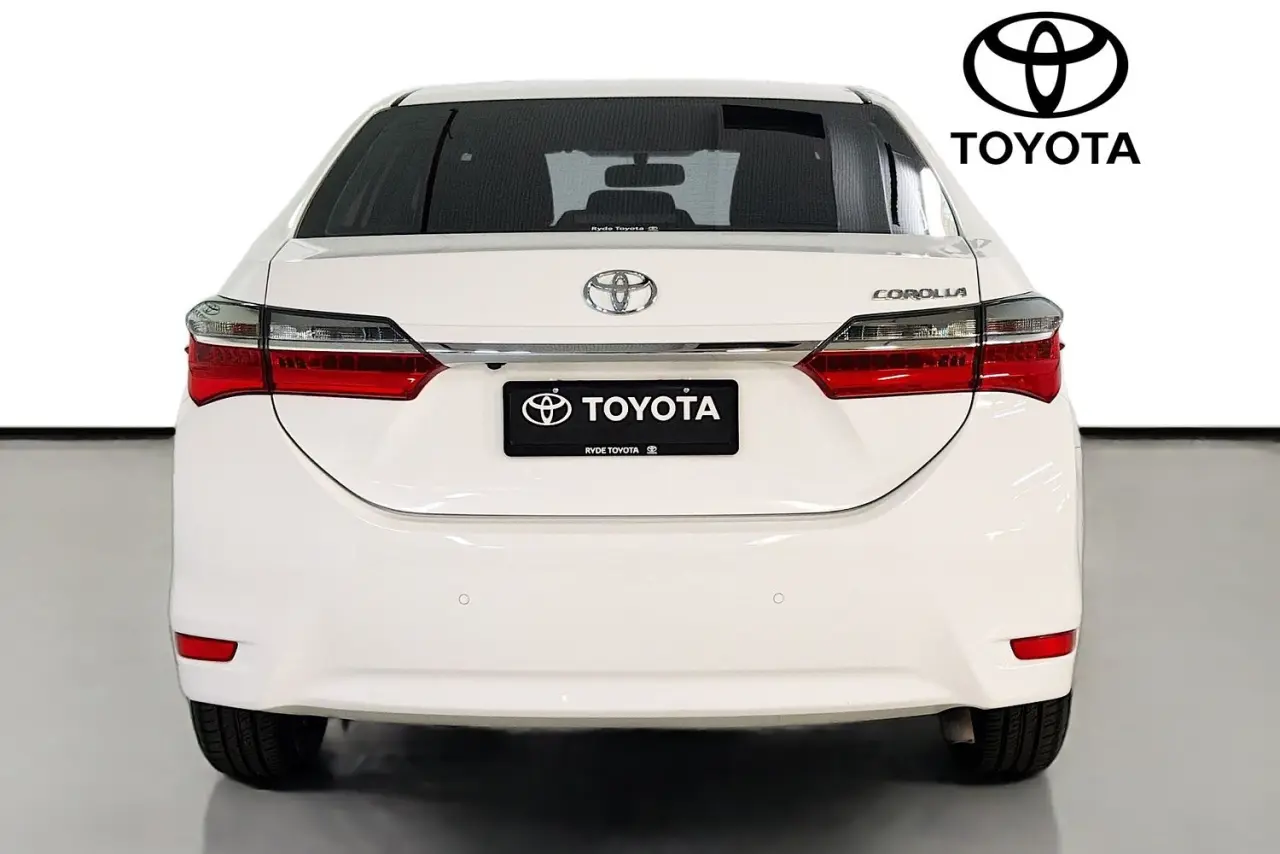 2018 Toyota Corolla Gallery Image 7