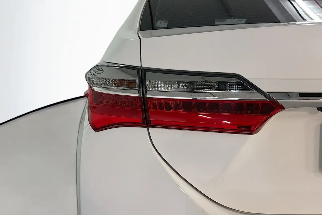 2018 Toyota Corolla Gallery Image 8