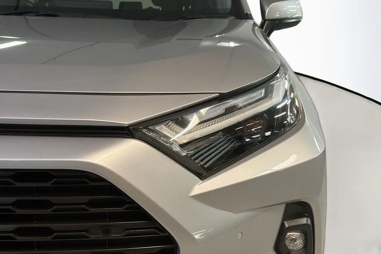 2022 Toyota RAV4 Gallery Image 3