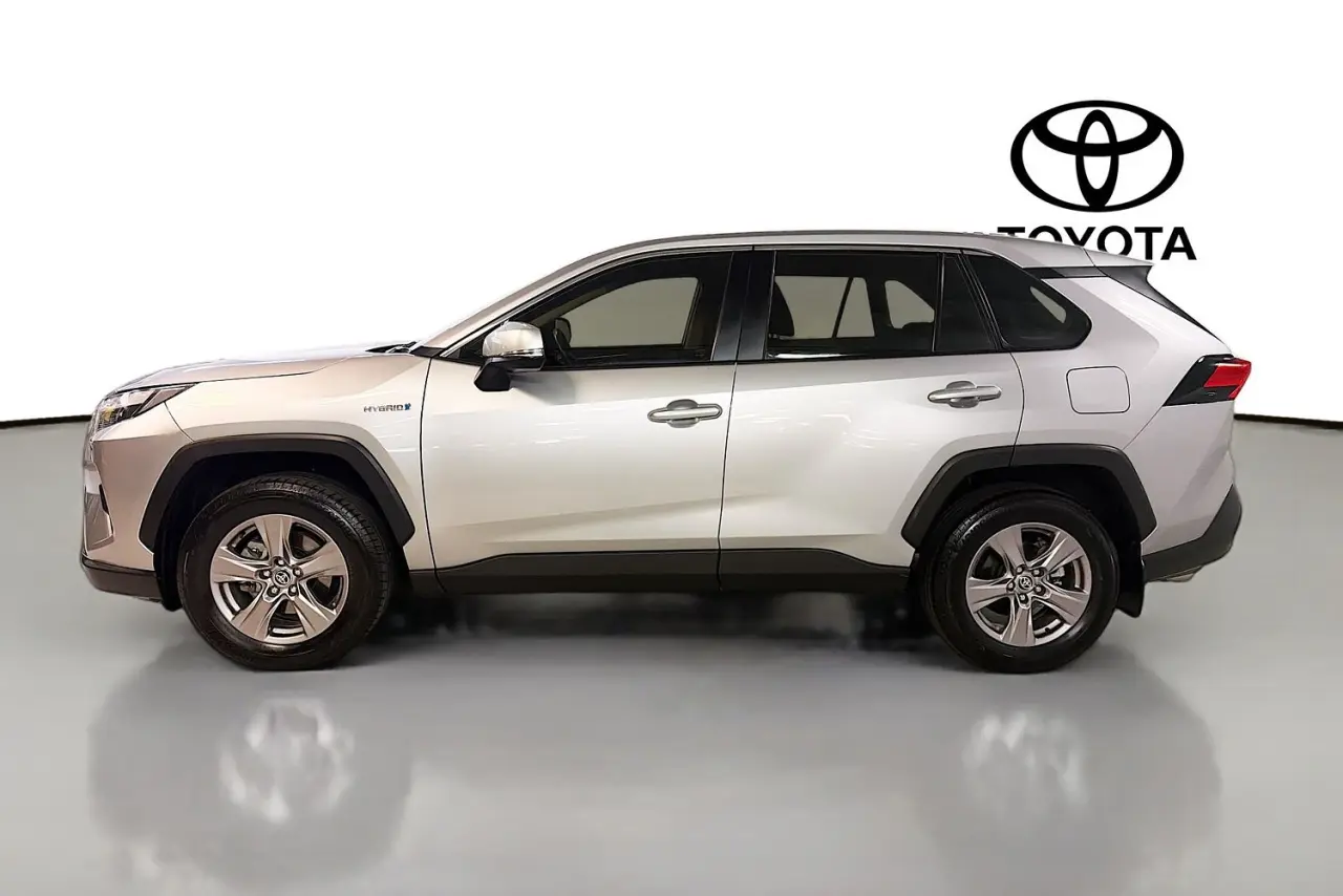 2022 Toyota RAV4 Gallery Image 5