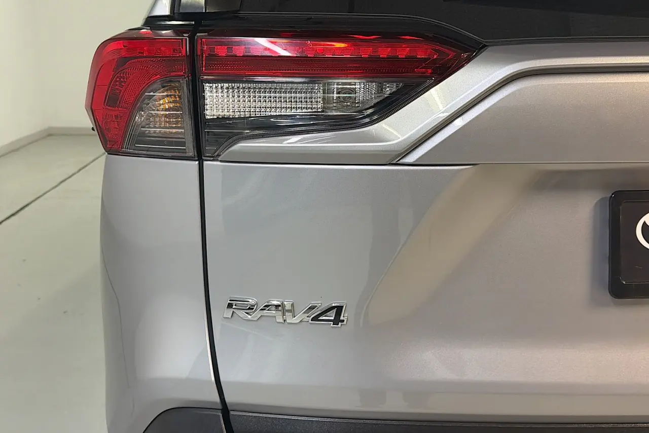 2022 Toyota RAV4 Gallery Image 8
