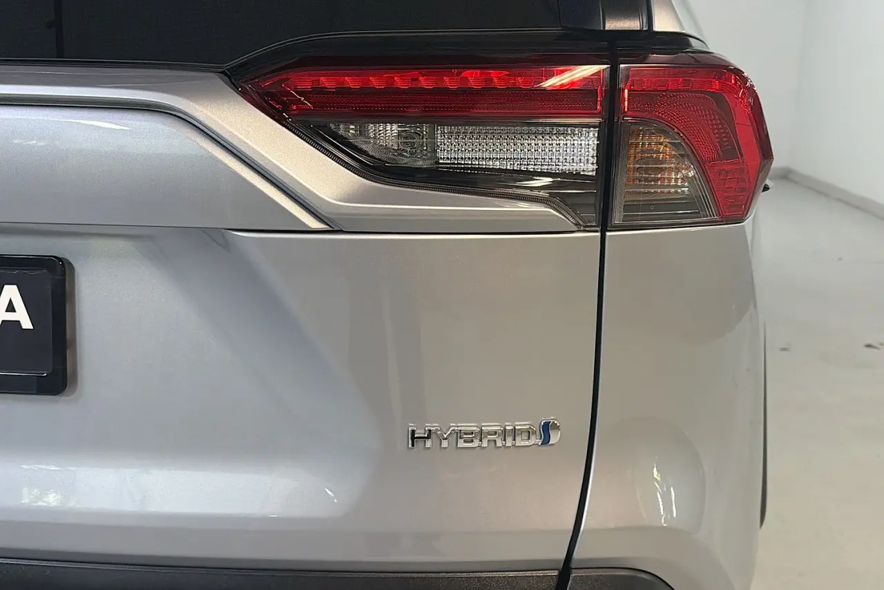 2022 Toyota RAV4 Gallery Image 9