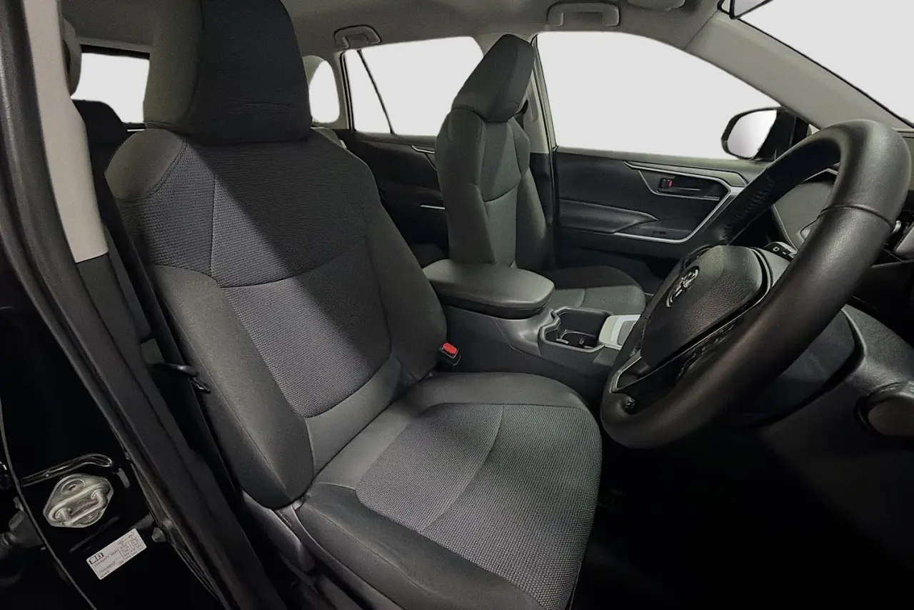 2025 Toyota RAV4 Gallery Image 13