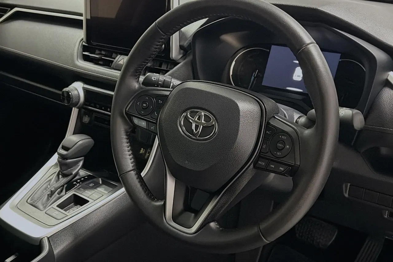 2025 Toyota RAV4 Gallery Image 14