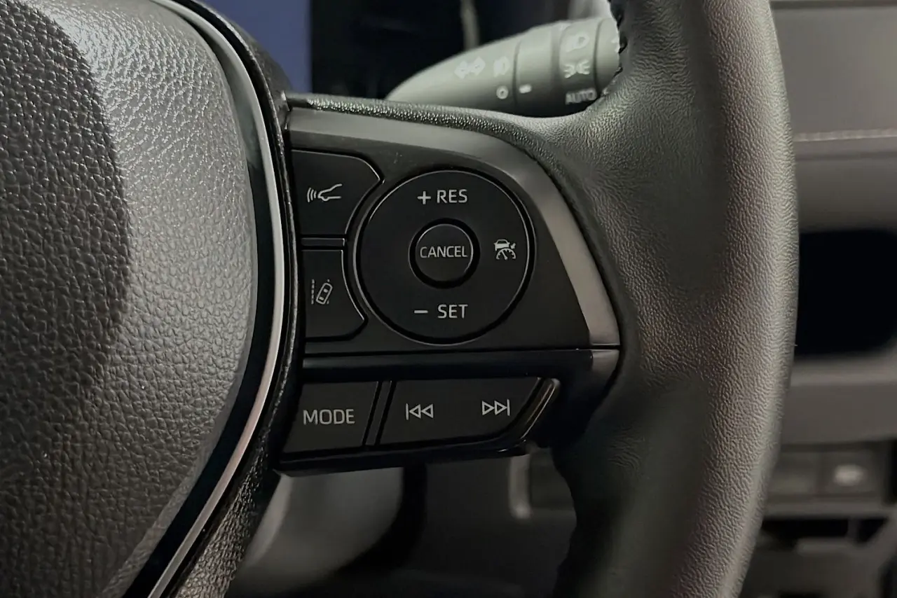 2025 Toyota RAV4 Gallery Image 19