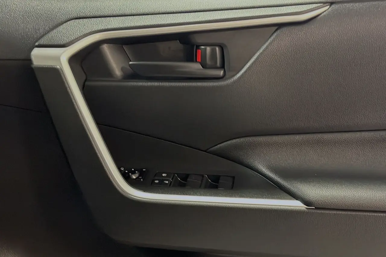 2025 Toyota RAV4 Gallery Image 23