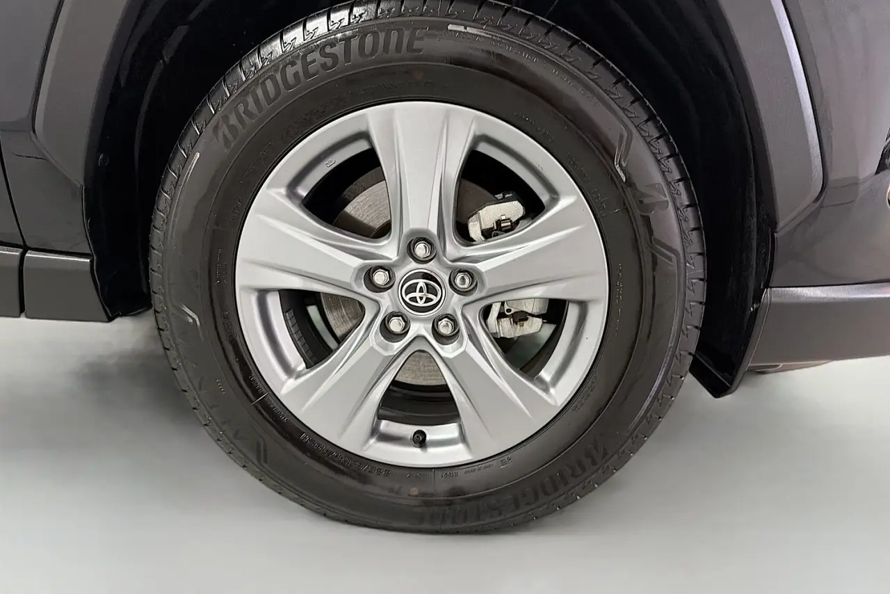 2025 Toyota RAV4 Gallery Image 27