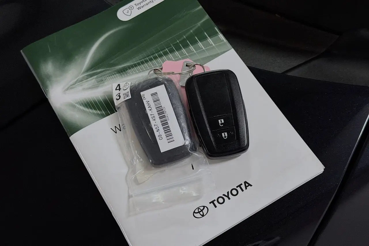 2025 Toyota RAV4 Gallery Image 29