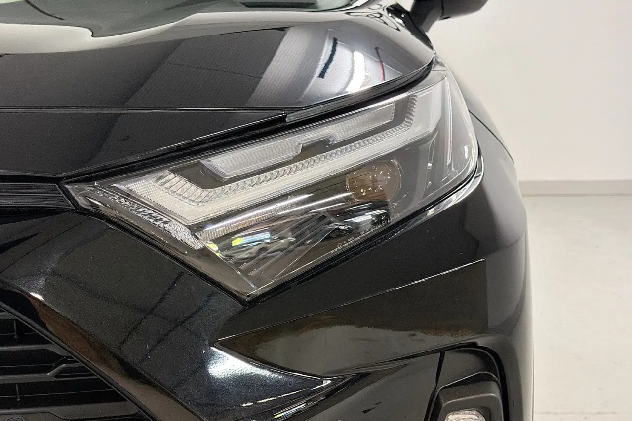 2025 Toyota RAV4 Gallery Image 3