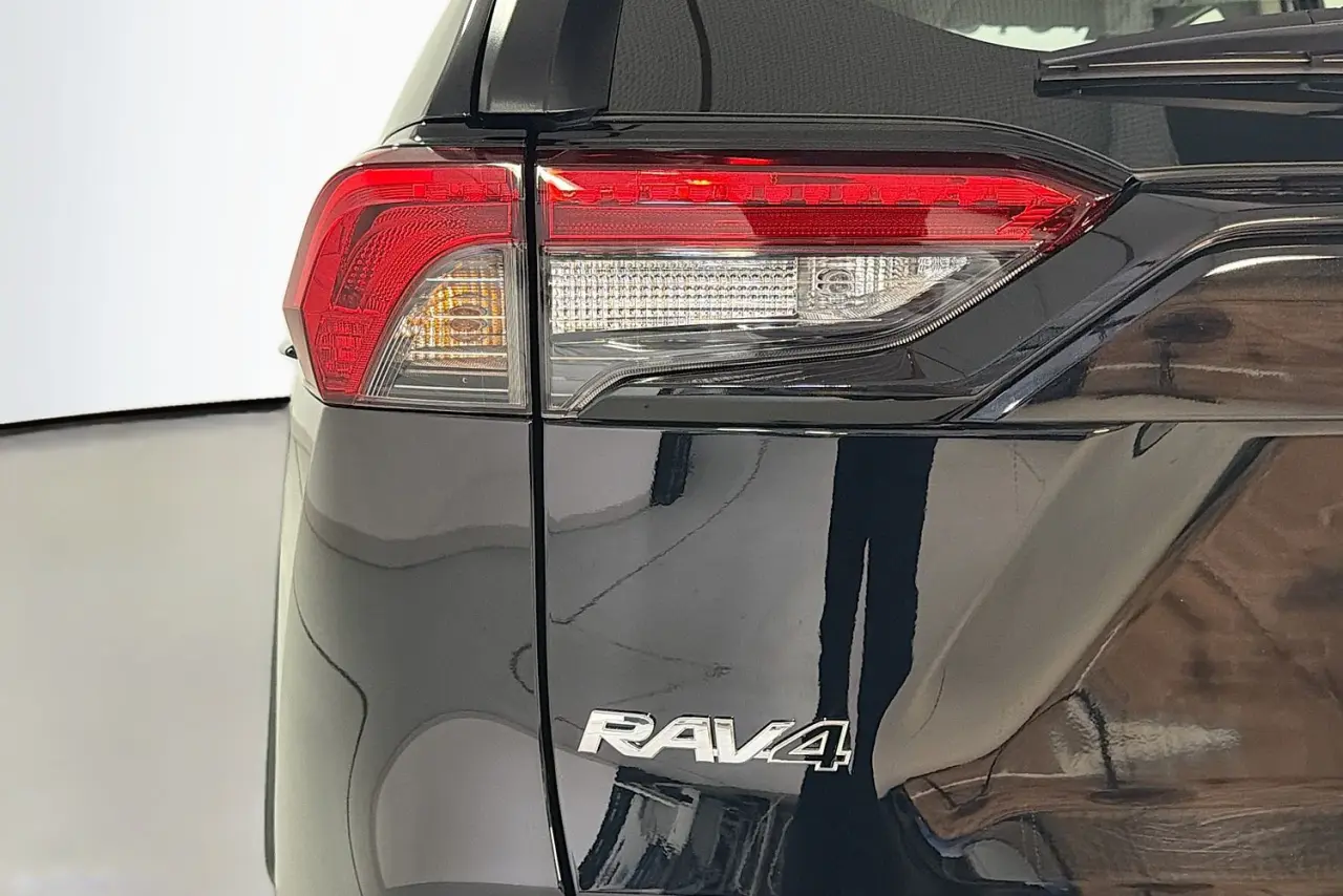 2025 Toyota RAV4 Gallery Image 8