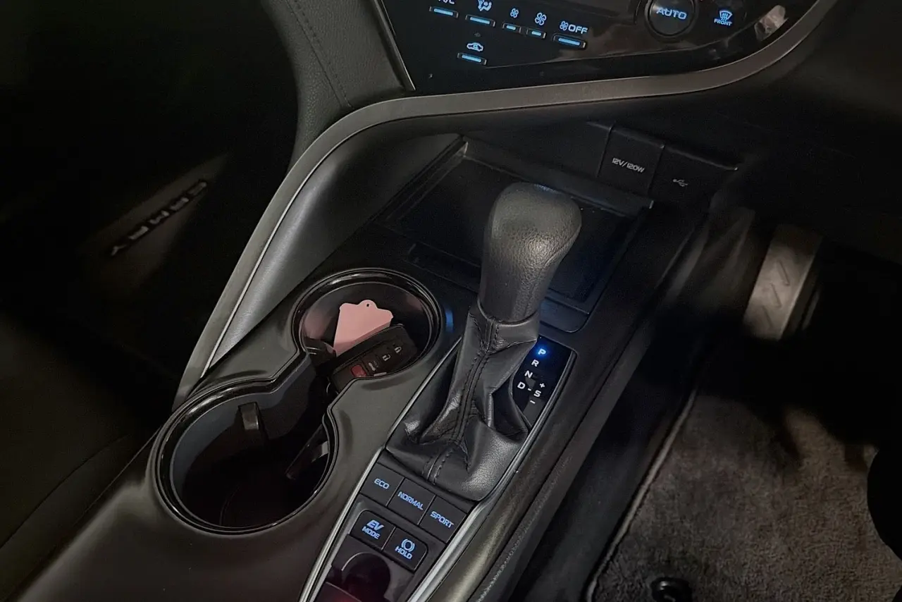 2024 Toyota Camry Gallery Image 16