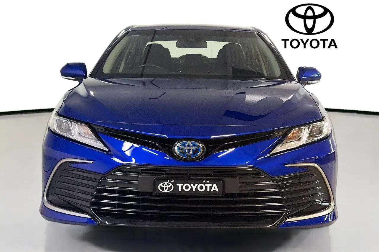 2024 Toyota Camry Gallery Image 2