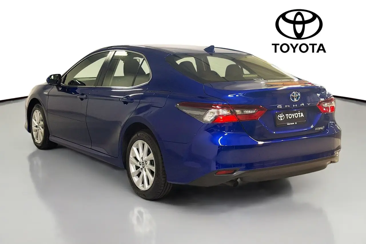 2024 Toyota Camry Gallery Image 6