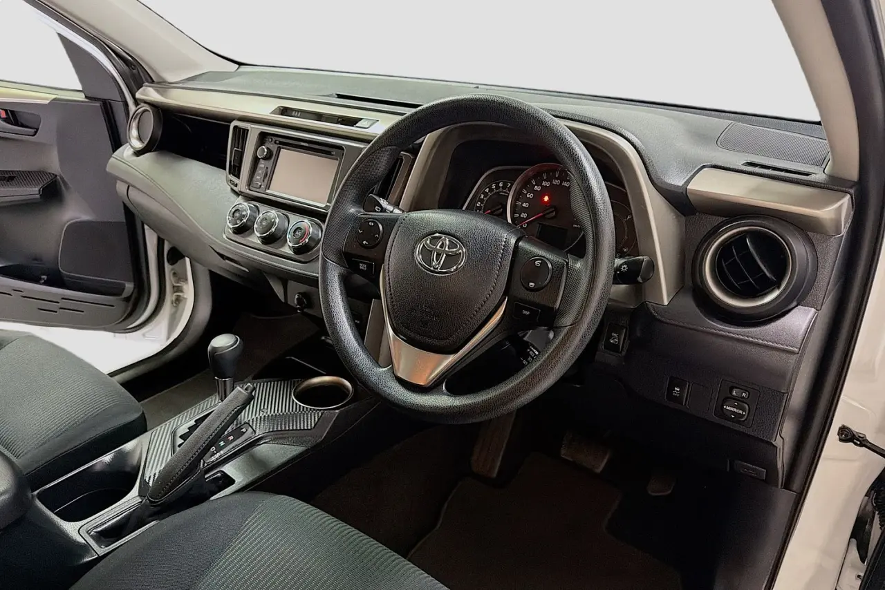 2013 Toyota RAV4 Gallery Image 22