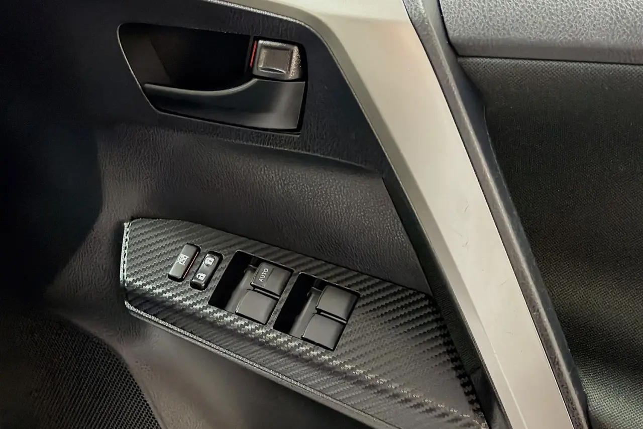 2013 Toyota RAV4 Gallery Image 23