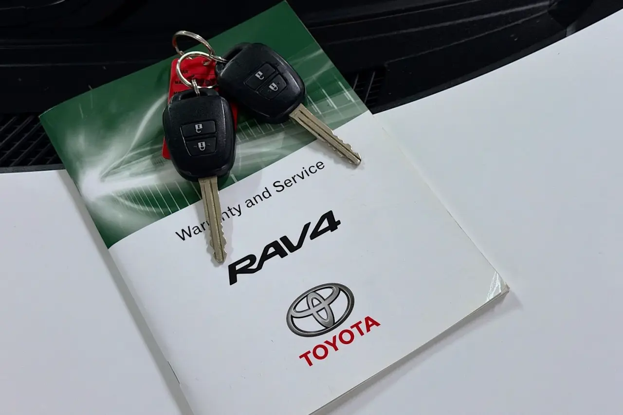 2013 Toyota RAV4 Gallery Image 29