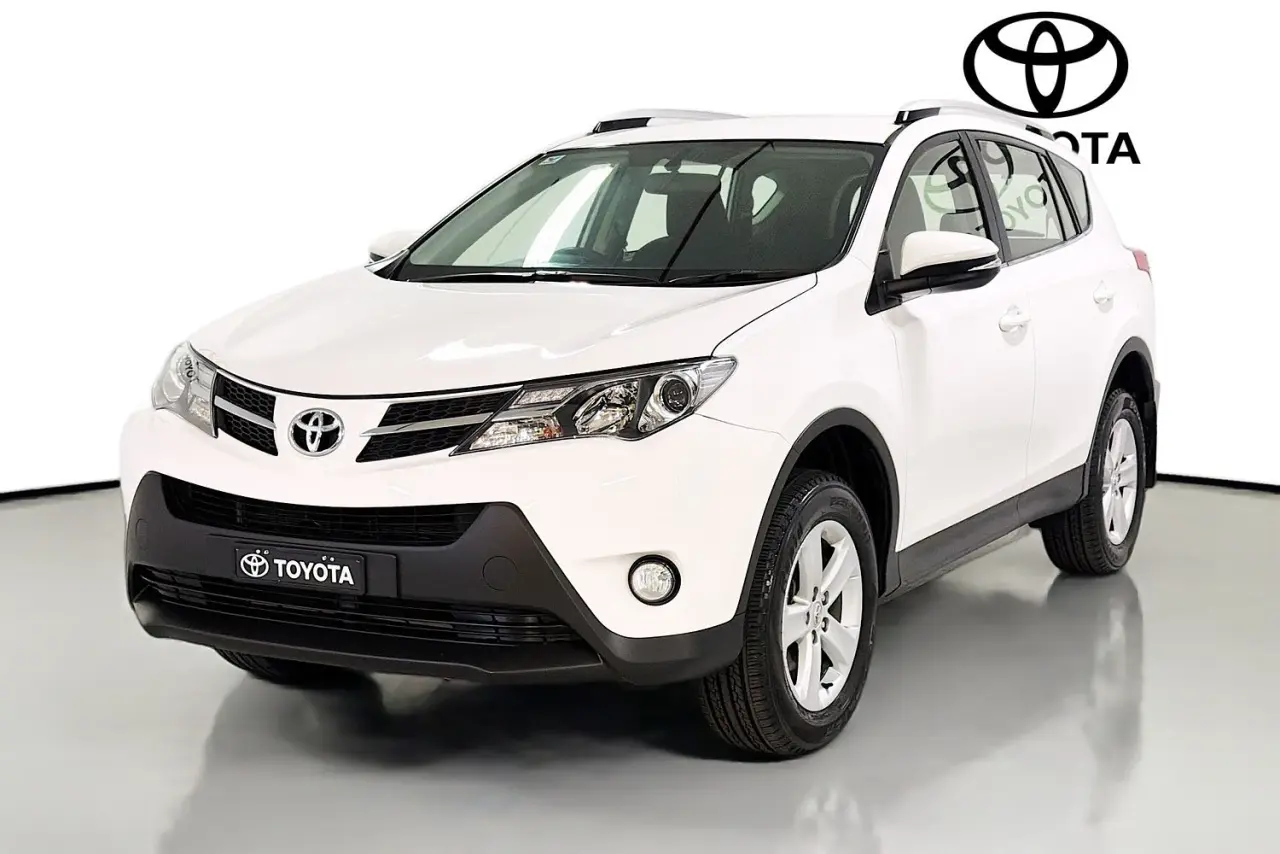 2013 Toyota RAV4 Gallery Image 4