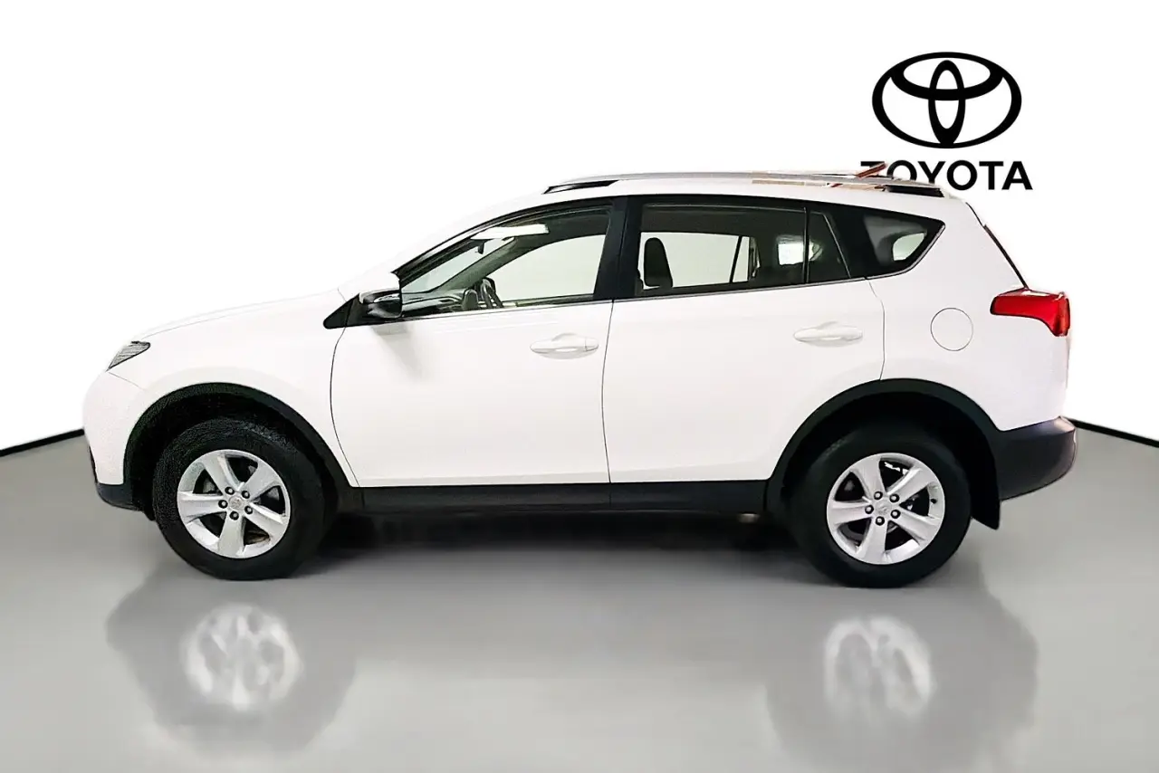 2013 Toyota RAV4 Gallery Image 5