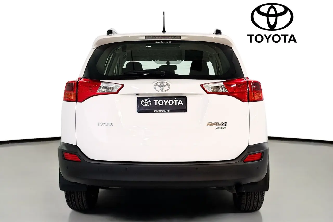 2013 Toyota RAV4 Gallery Image 7