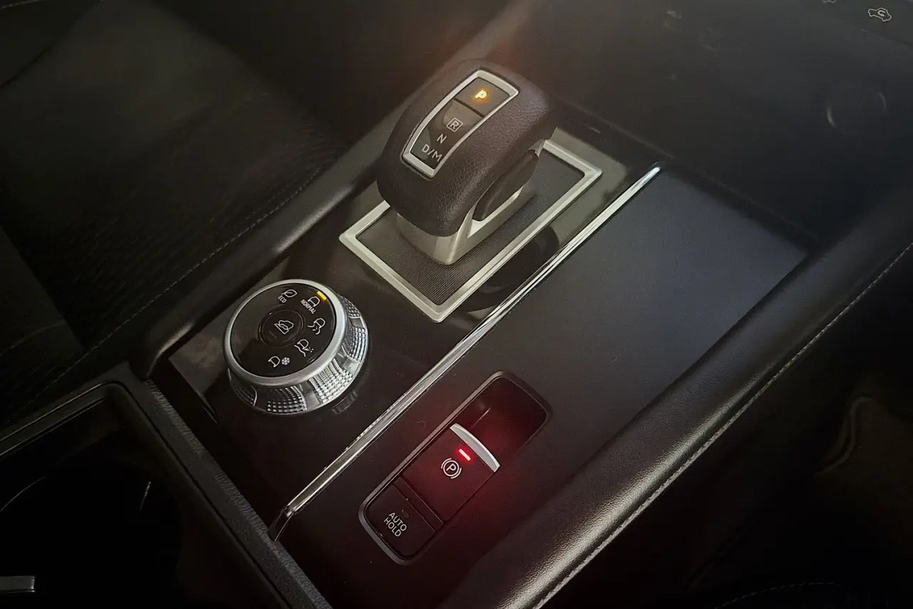 2022 Mitsubishi Outlander Gallery Image 17