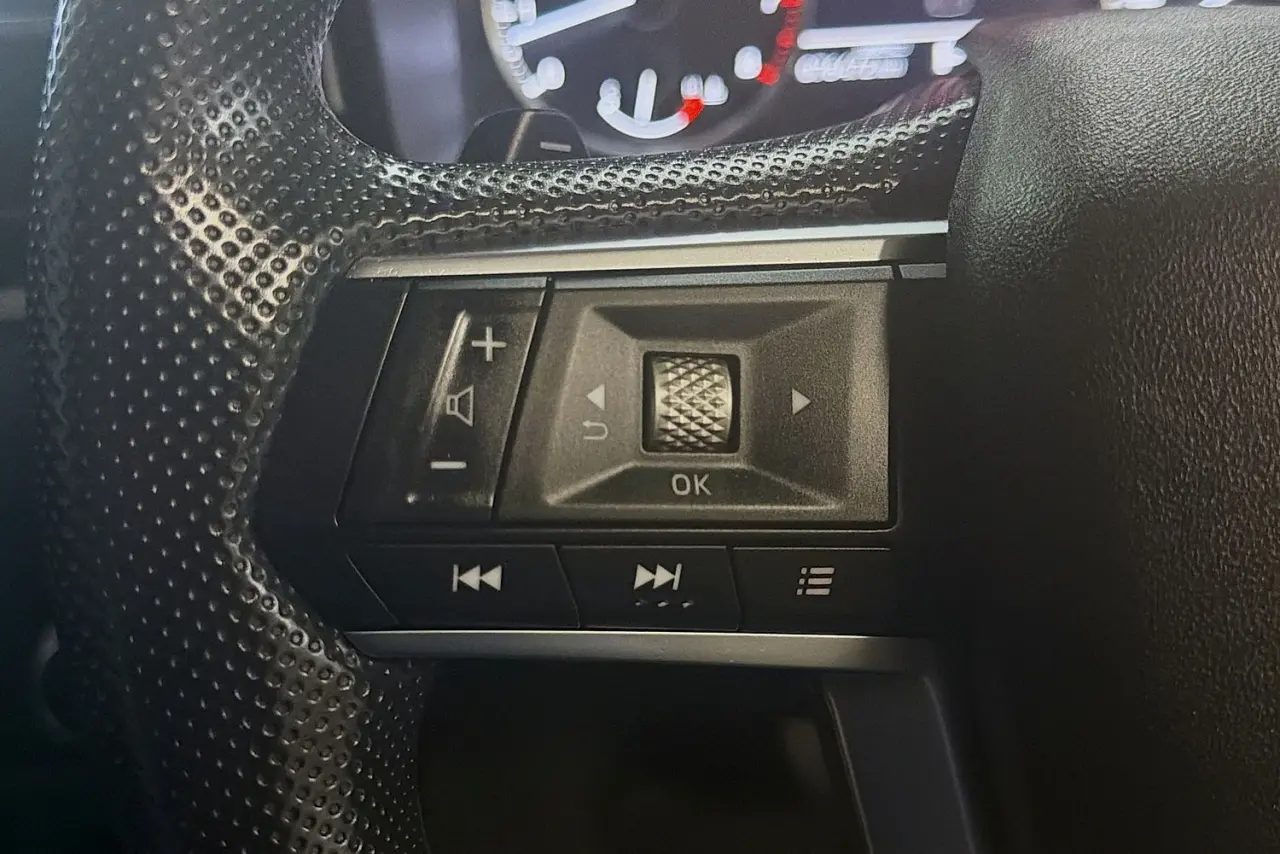 2022 Mitsubishi Outlander Gallery Image 18