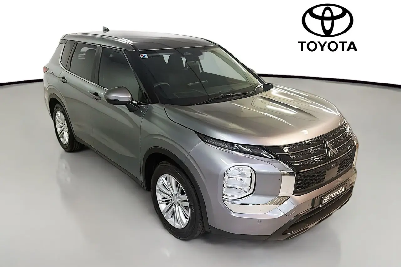 2022 Mitsubishi Outlander Gallery Image 30