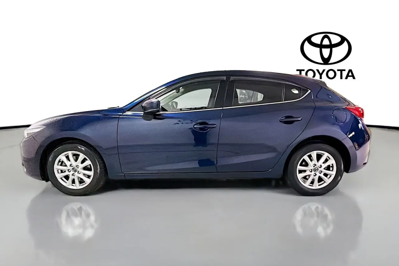 2017 Mazda 3 Gallery Image 5