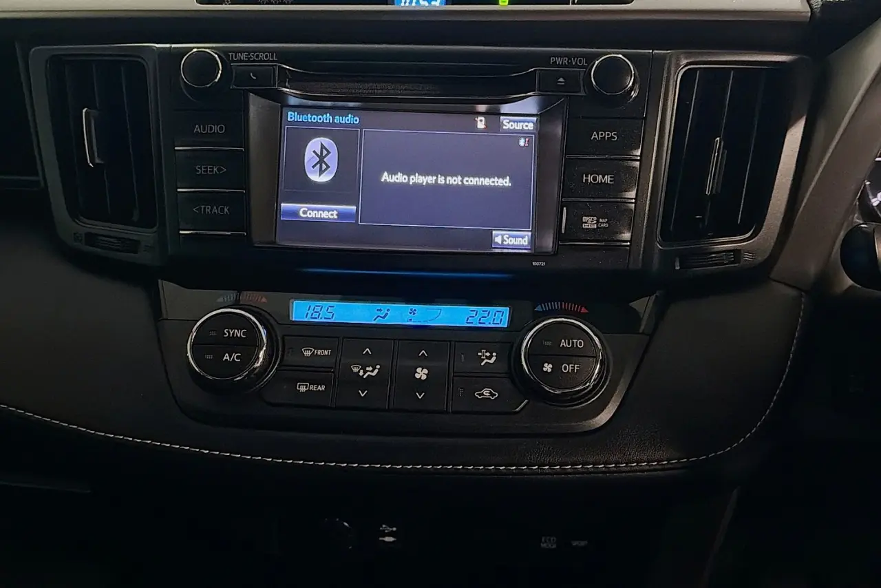 2017 Toyota RAV4 Gallery Image 14