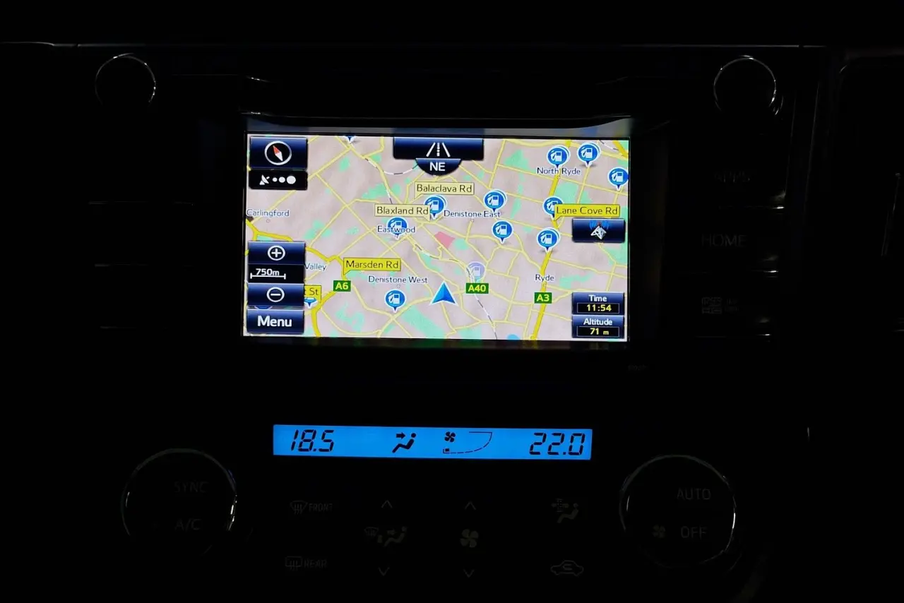 2017 Toyota RAV4 Gallery Image 16