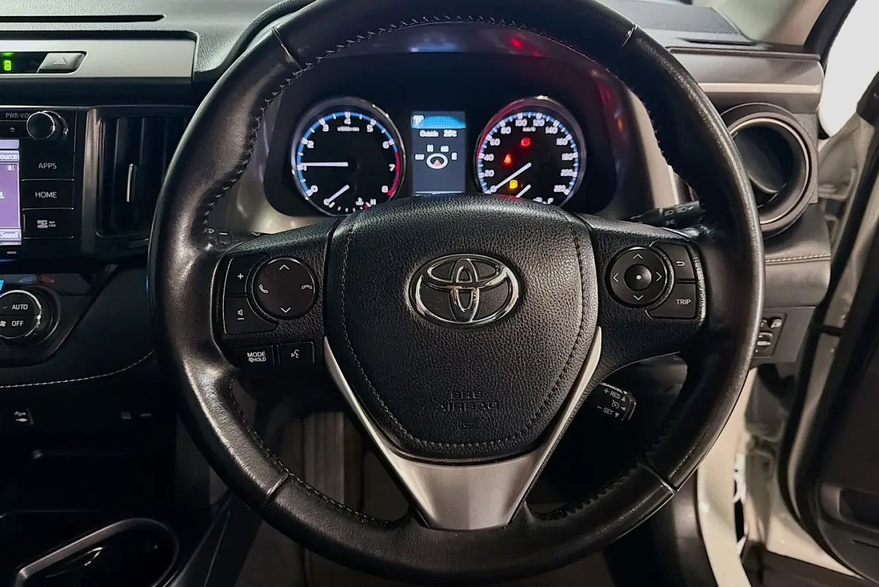 2017 Toyota RAV4 Gallery Image 20