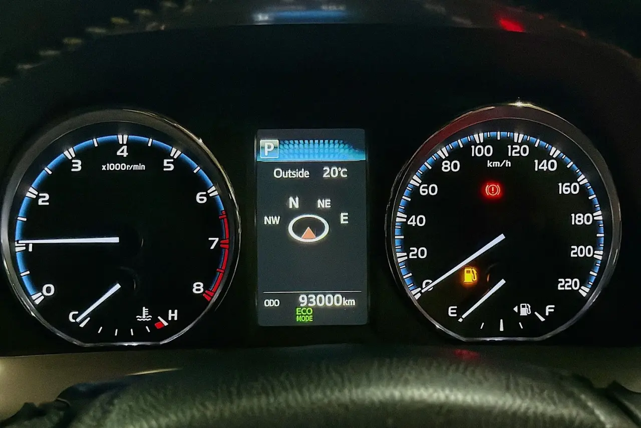 2017 Toyota RAV4 Gallery Image 21