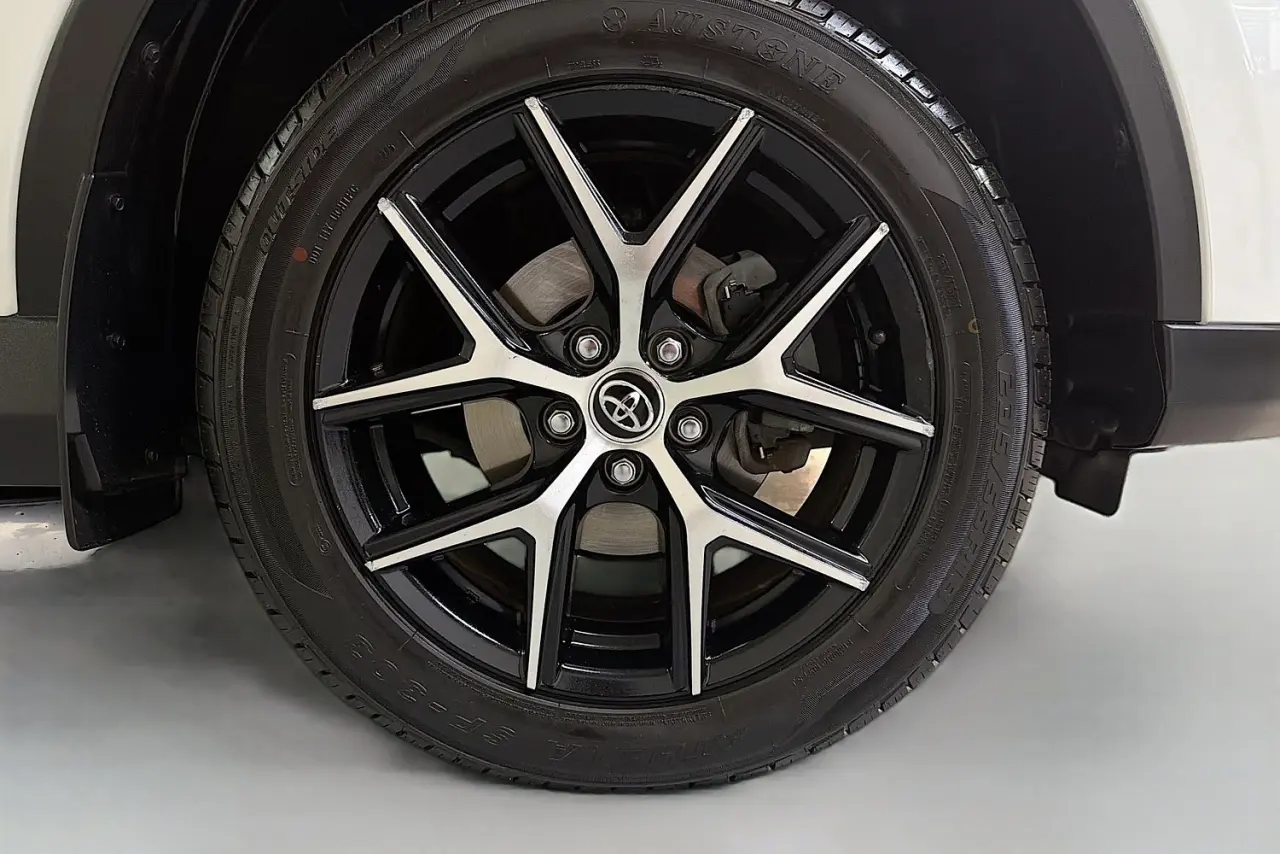 2017 Toyota RAV4 Gallery Image 27